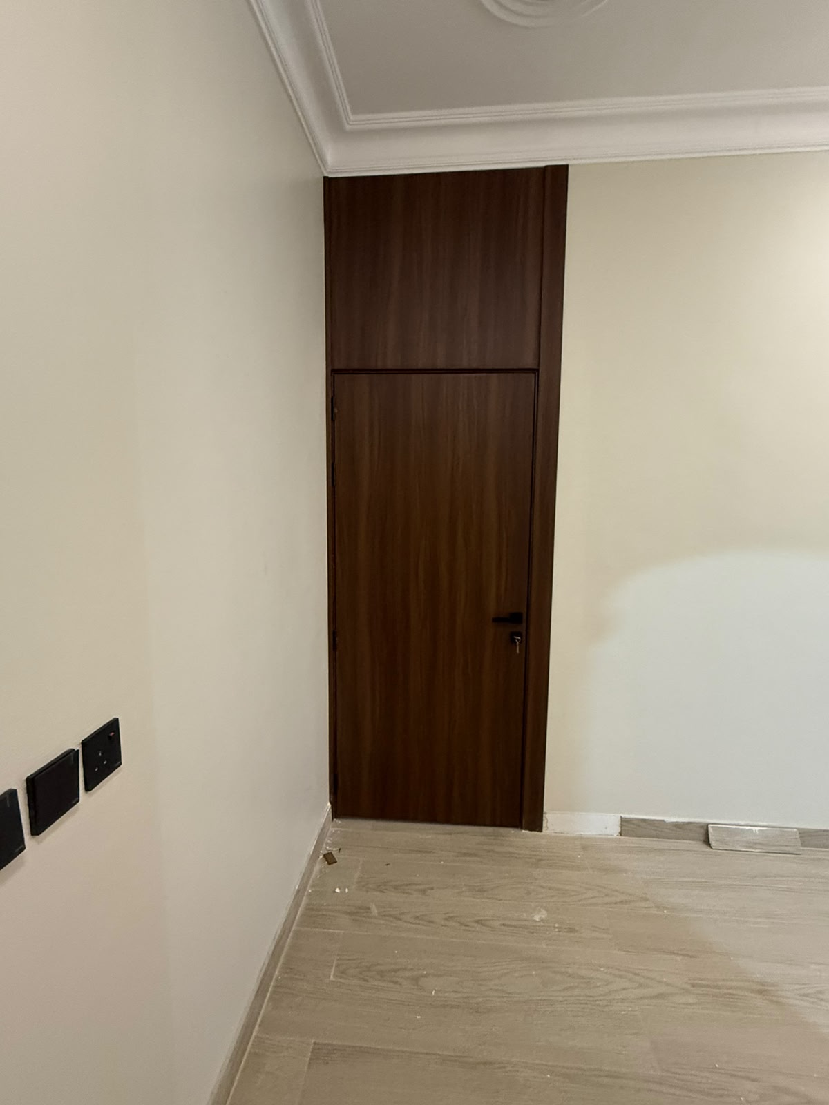 نموذج باب منفذ 25