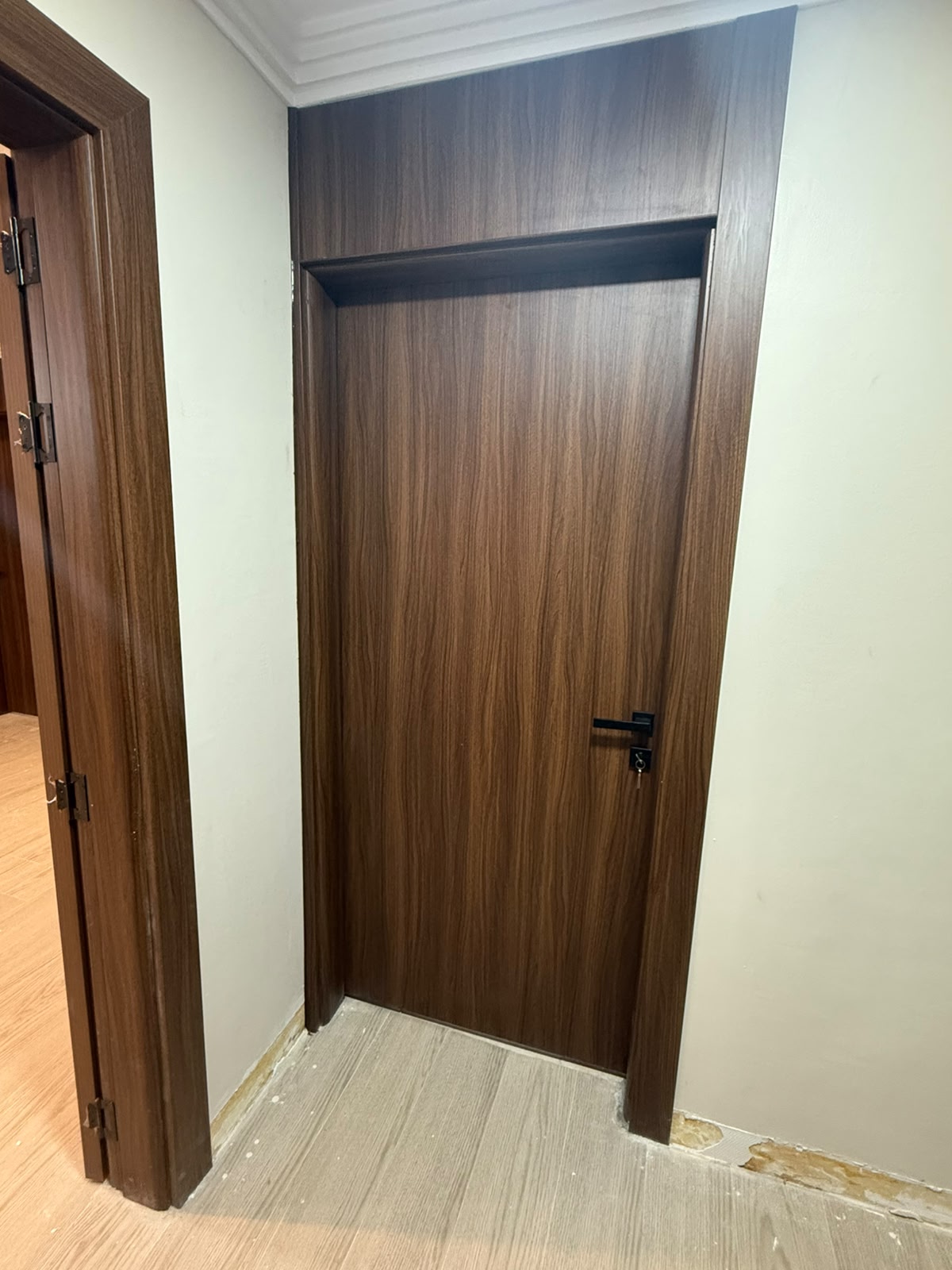 نموذج باب منفذ 28