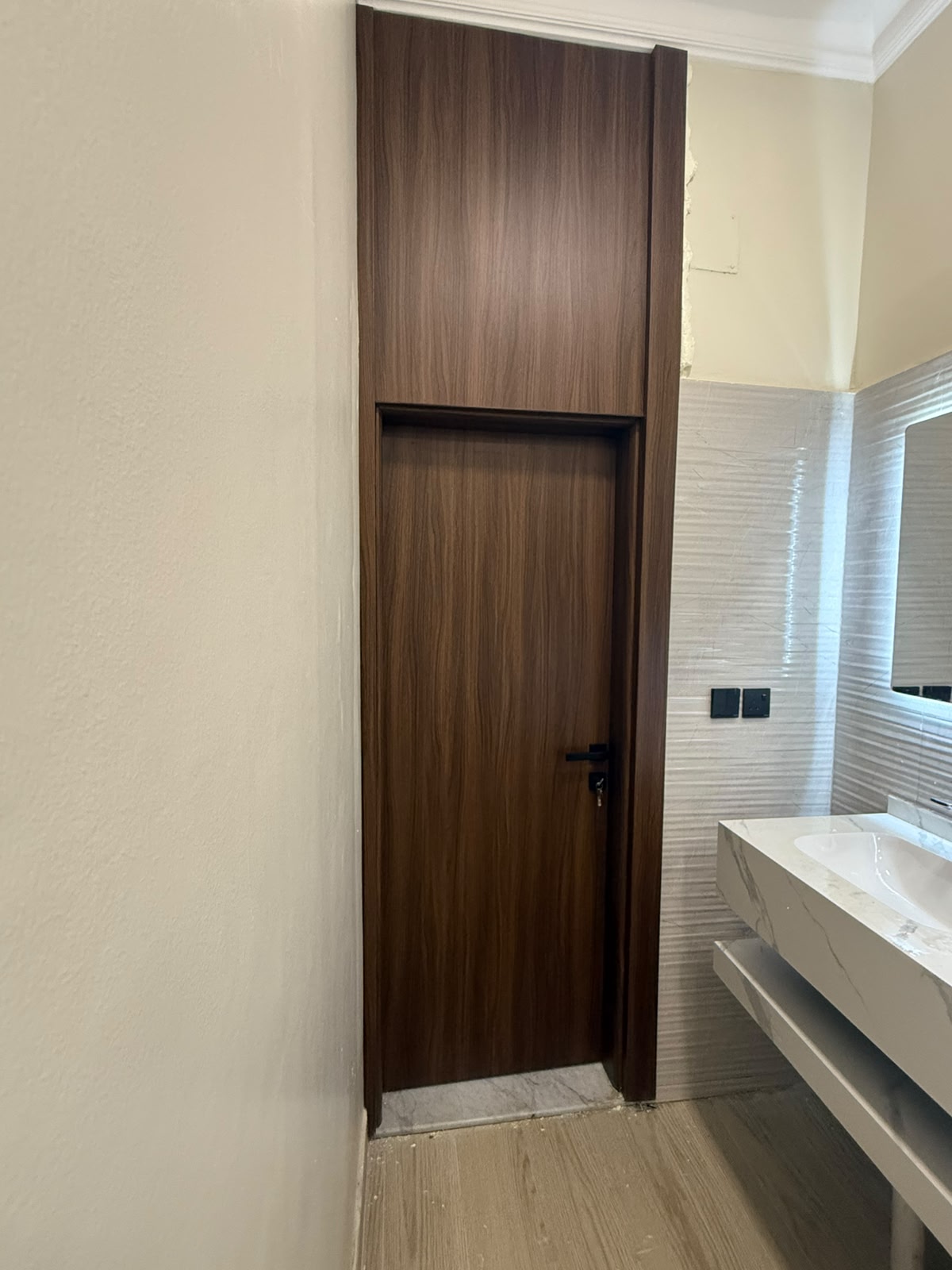 نموذج باب منفذ 30
